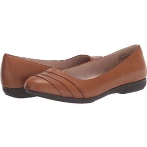 NWOB Cliffs by White Mountain Clara Flats